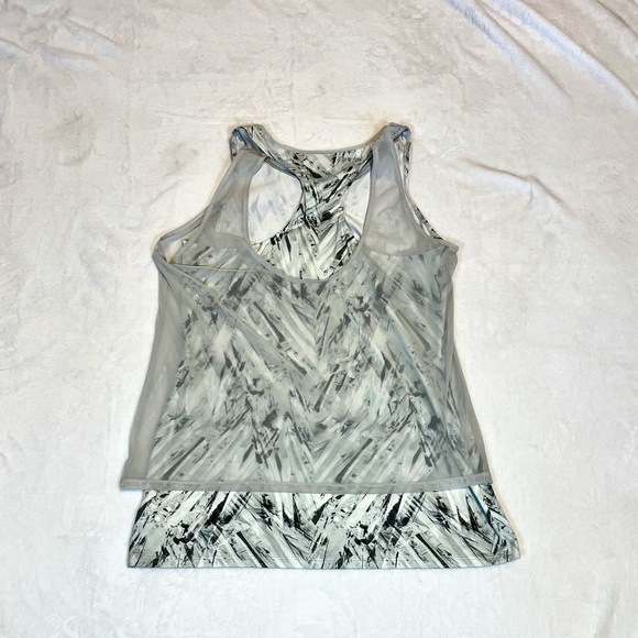 Athleta grey and white, printed, T-back tank with white mesh overlay - Picture 3 of 6